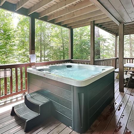 Above The Clouds, 4 Bedrooms, Pool Access, Private, Gaming, Sleeps 16 ガトリンバーグ エクステリア 写真