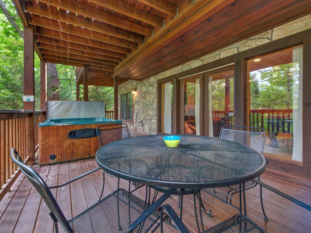 Above The Clouds, 4 Bedrooms, Pool Access, Private, Gaming, Sleeps 16 ガトリンバーグ エクステリア 写真