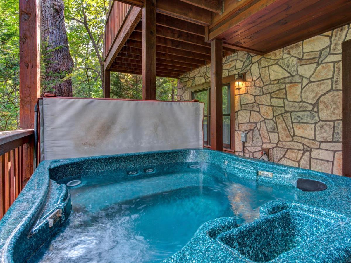 Above The Clouds, 4 Bedrooms, Pool Access, Private, Gaming, Sleeps 16 ガトリンバーグ エクステリア 写真