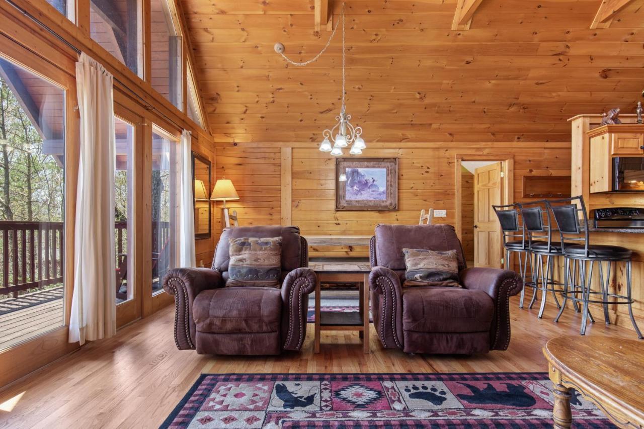 Above The Clouds, 4 Bedrooms, Pool Access, Private, Gaming, Sleeps 16 ガトリンバーグ エクステリア 写真