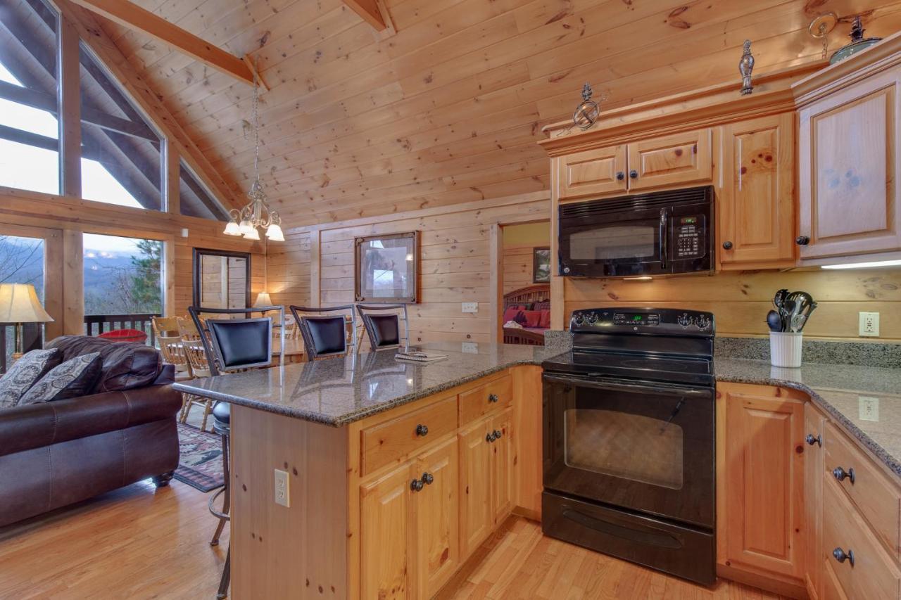 Above The Clouds, 4 Bedrooms, Pool Access, Private, Gaming, Sleeps 16 ガトリンバーグ エクステリア 写真