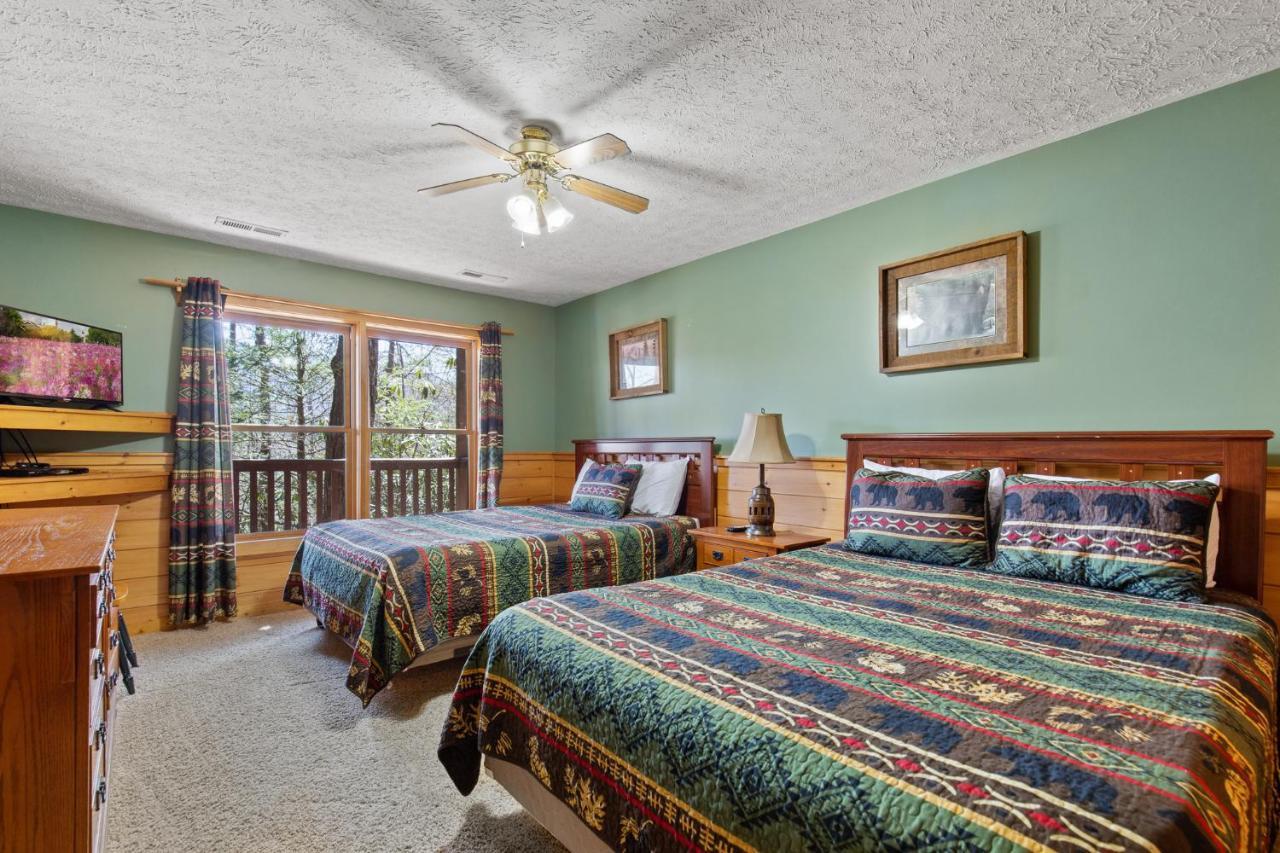 Above The Clouds, 4 Bedrooms, Pool Access, Private, Gaming, Sleeps 16 ガトリンバーグ エクステリア 写真