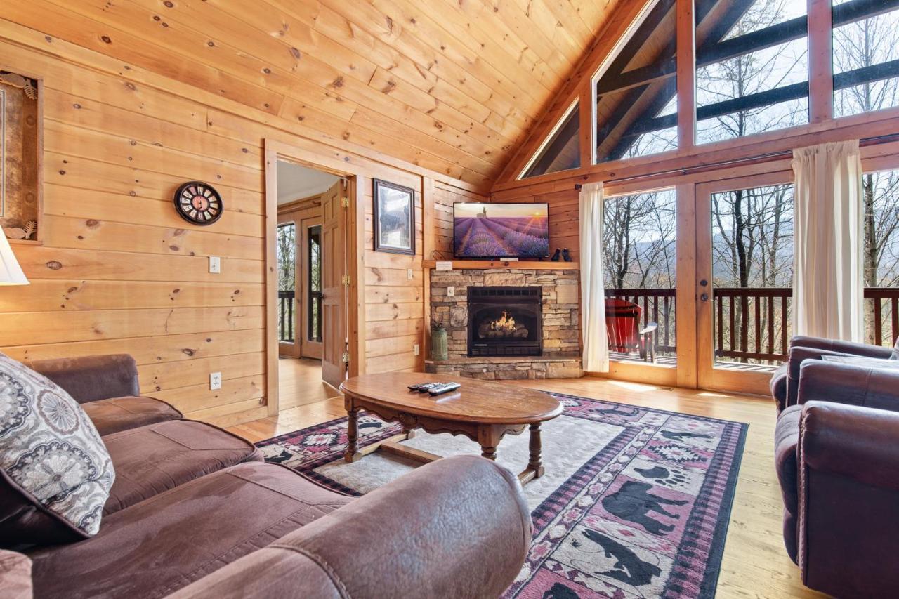 Above The Clouds, 4 Bedrooms, Pool Access, Private, Gaming, Sleeps 16 ガトリンバーグ エクステリア 写真