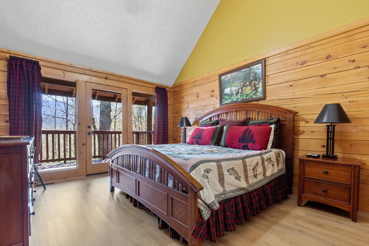 Above The Clouds, 4 Bedrooms, Pool Access, Private, Gaming, Sleeps 16 ガトリンバーグ エクステリア 写真